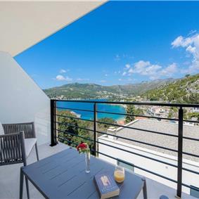 4 bedroom villa with pool and sea views near Dubrovnik sleeps 8